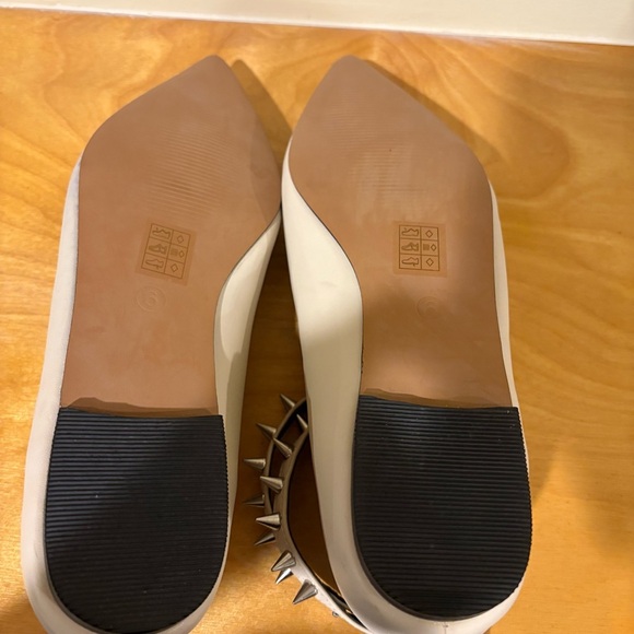 Women's Cream Pointed Flats with Studded Ankle Strap Sz6 - Picture 7 of 8